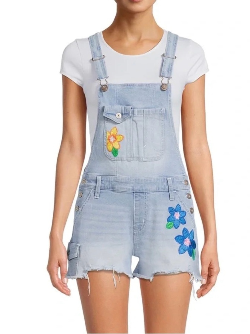 No Boundaries Juiniors' Size Medium (7-9) Floral Embroidered Denim Short Overall